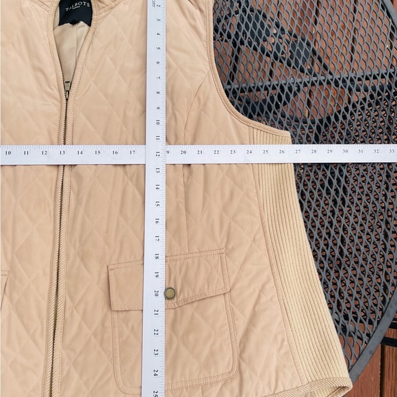❗️SALE❗️Talbot’s quilted vest. Perfect for spring/summer layering. - Picture 3 of 4